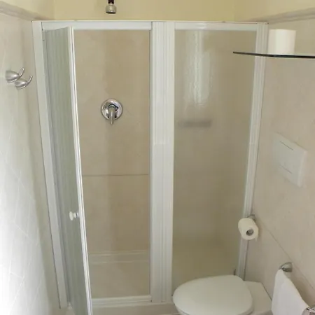 Hotel Donegal 3*